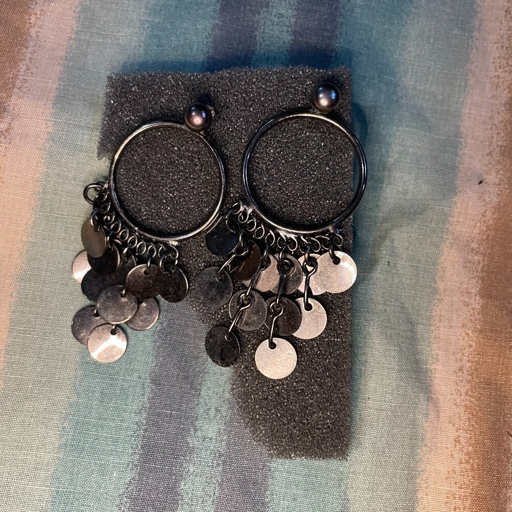 ❣️CLEARANCE ITEM❣️ Claires Earrings - Picture 2 of 7